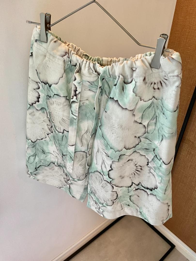 ※掲載3/26まで【最終お値下げ】定価67100円・新品　パンツ