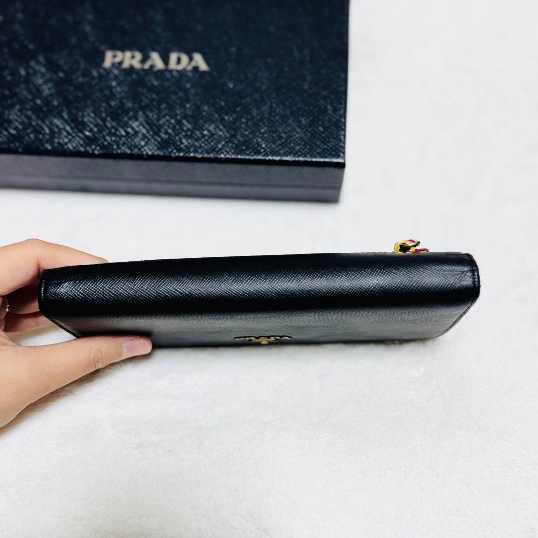 Prada プラダ　長財布　サフィアーノ　ゴールドロゴ