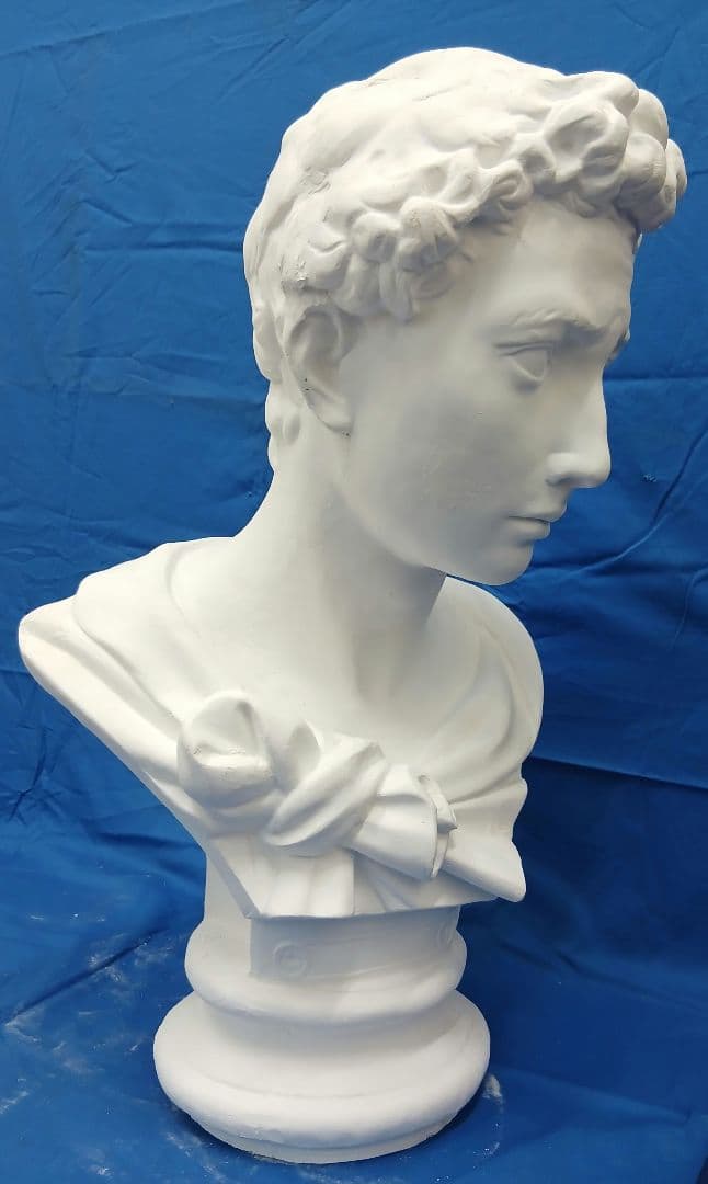 ジョルジョ首像。(高さ60cm)