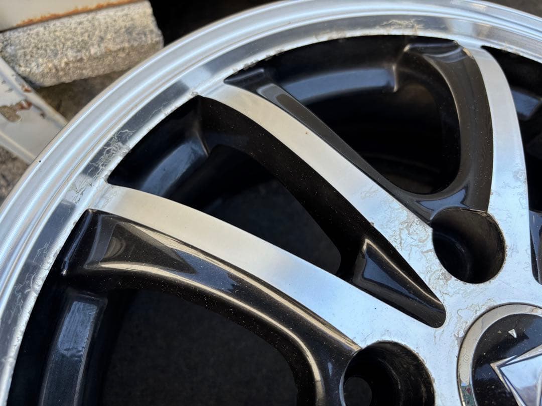 15インチ ブラック/シルバー ホイール 4本セット　6J 114.3