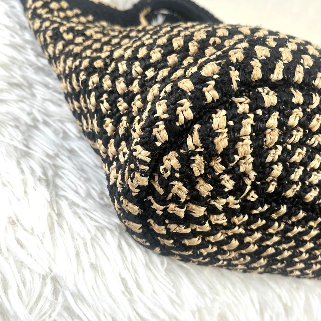 ヘレンカミンスキー　ラフィア　かごバッグ　トートバッグ　チャーム　レザーハンドル