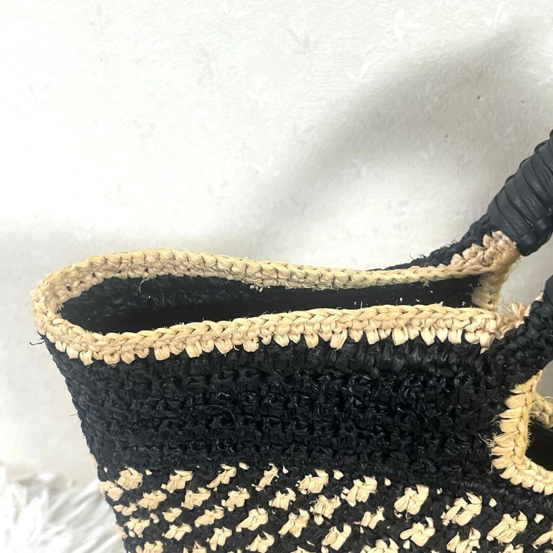 ヘレンカミンスキー　ラフィア　かごバッグ　トートバッグ　チャーム　レザーハンドル