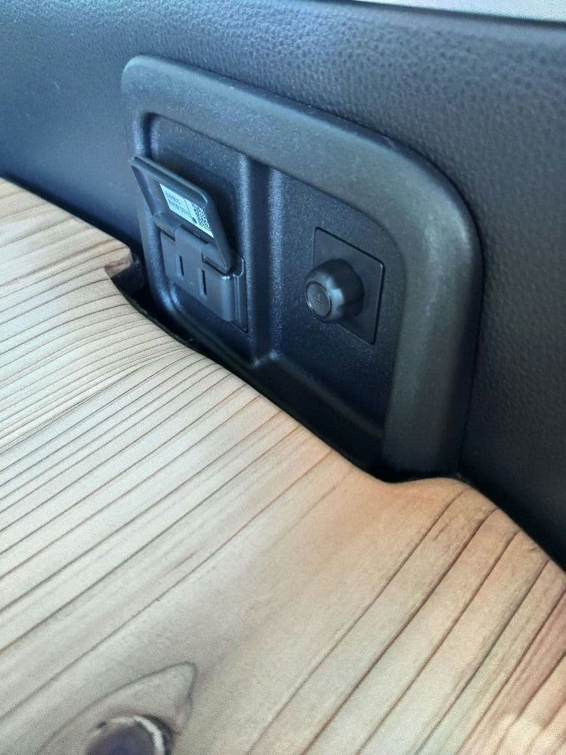 <ちょこ>新型シエンタ　ラゲッジボード