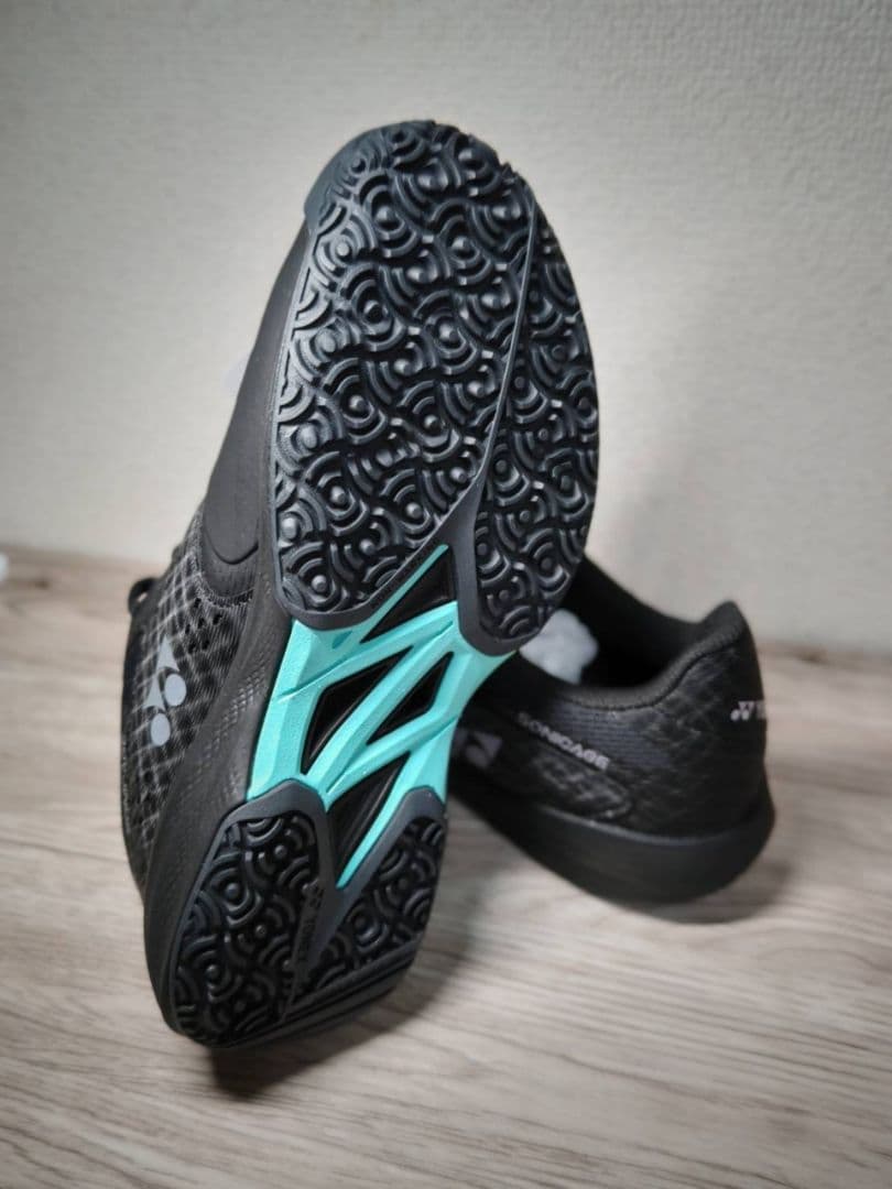 新品未使用　YONEXテニスシューズ