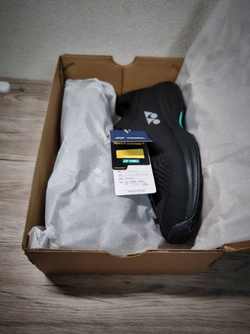 新品未使用　YONEXテニスシューズ