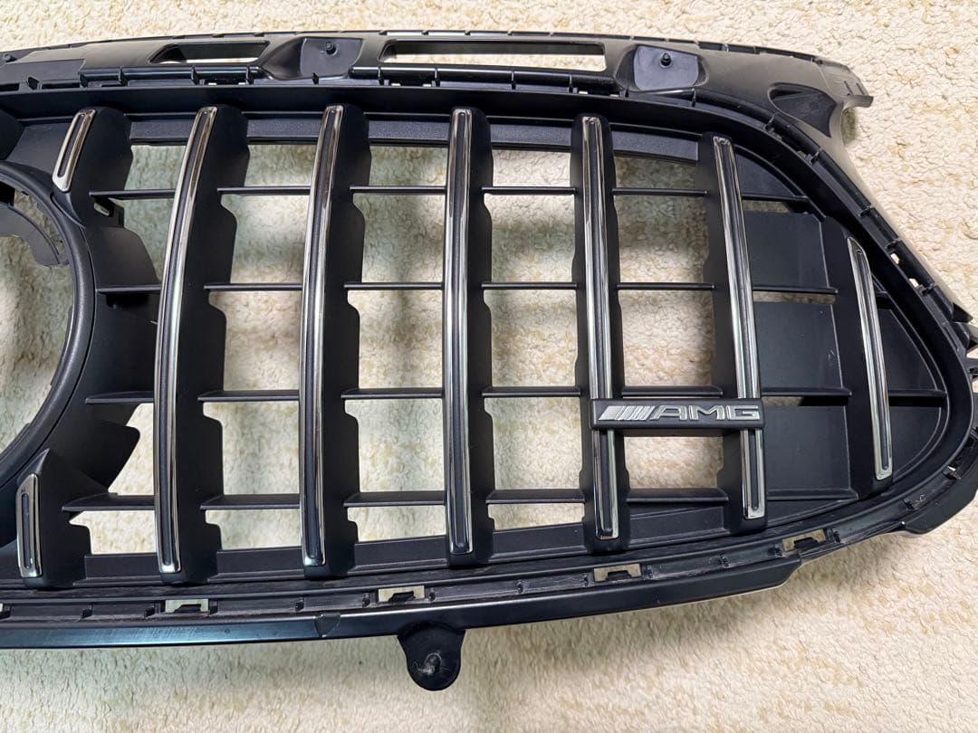 メルセデスAMG GLA 45 S純正 パナメリカーナグリル AMGエンブレム付