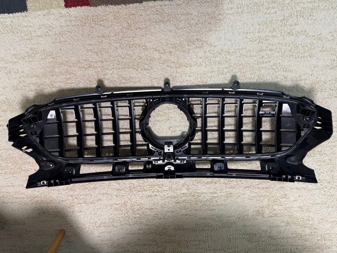 メルセデスAMG GLA 45 S純正 パナメリカーナグリル AMGエンブレム付