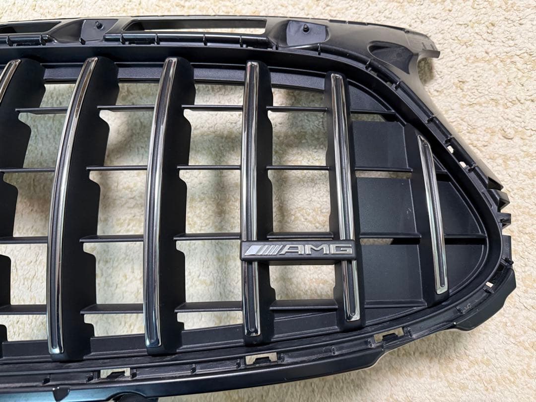 メルセデスAMG GLA 45 S純正 パナメリカーナグリル AMGエンブレム付
