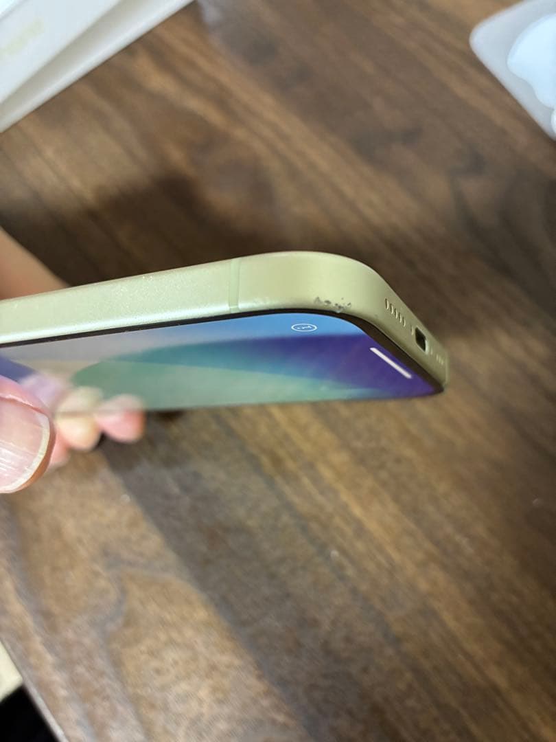 iPhone 15 128GB イエロー 本体　ガラス割れあり