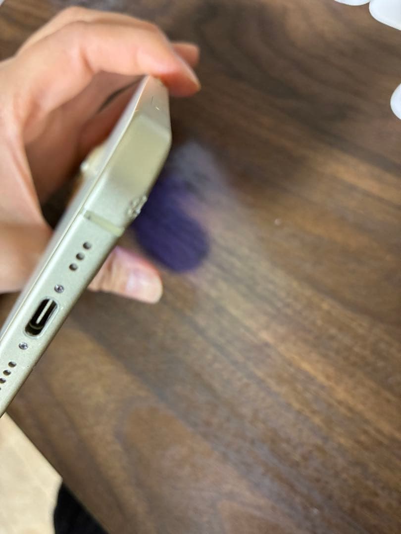 iPhone 15 128GB イエロー 本体　ガラス割れあり