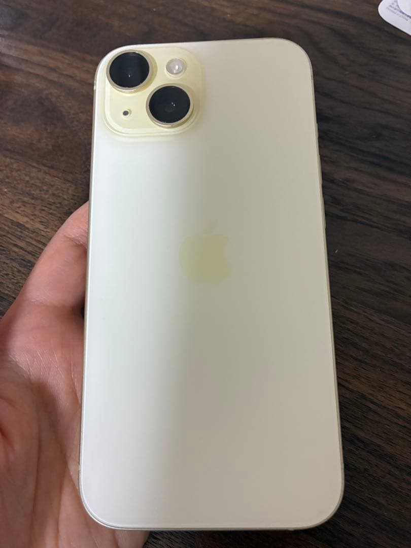 iPhone 15 128GB イエロー 本体　ガラス割れあり