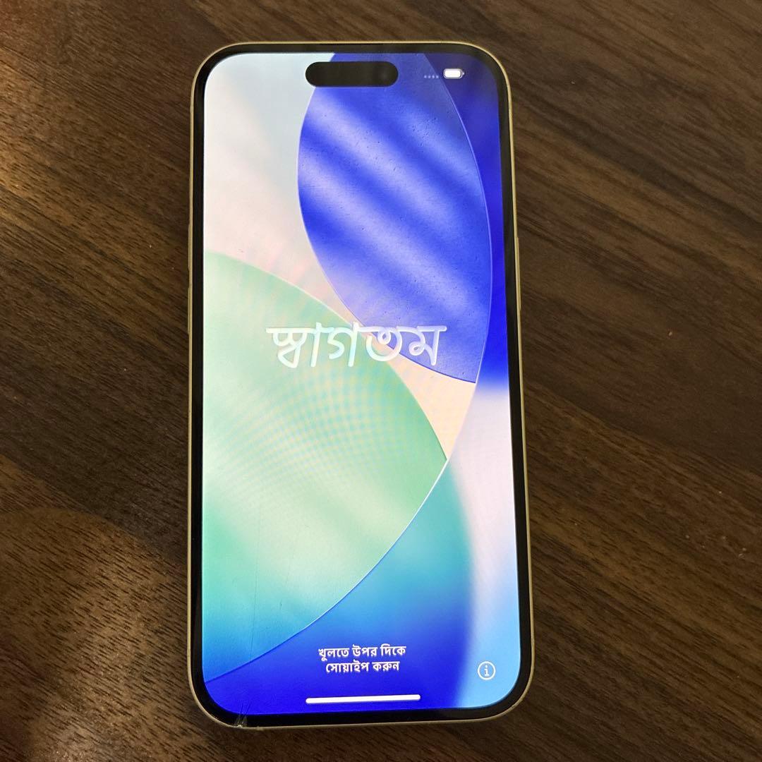 iPhone 15 128GB イエロー 本体　ガラス割れあり