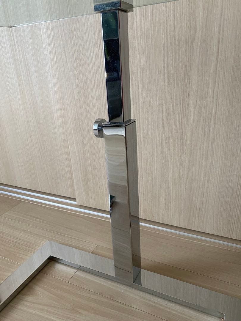 M*L様 ロルフベンツサイドテーブル ROLF BENZ ガラス天板の高さ調整可