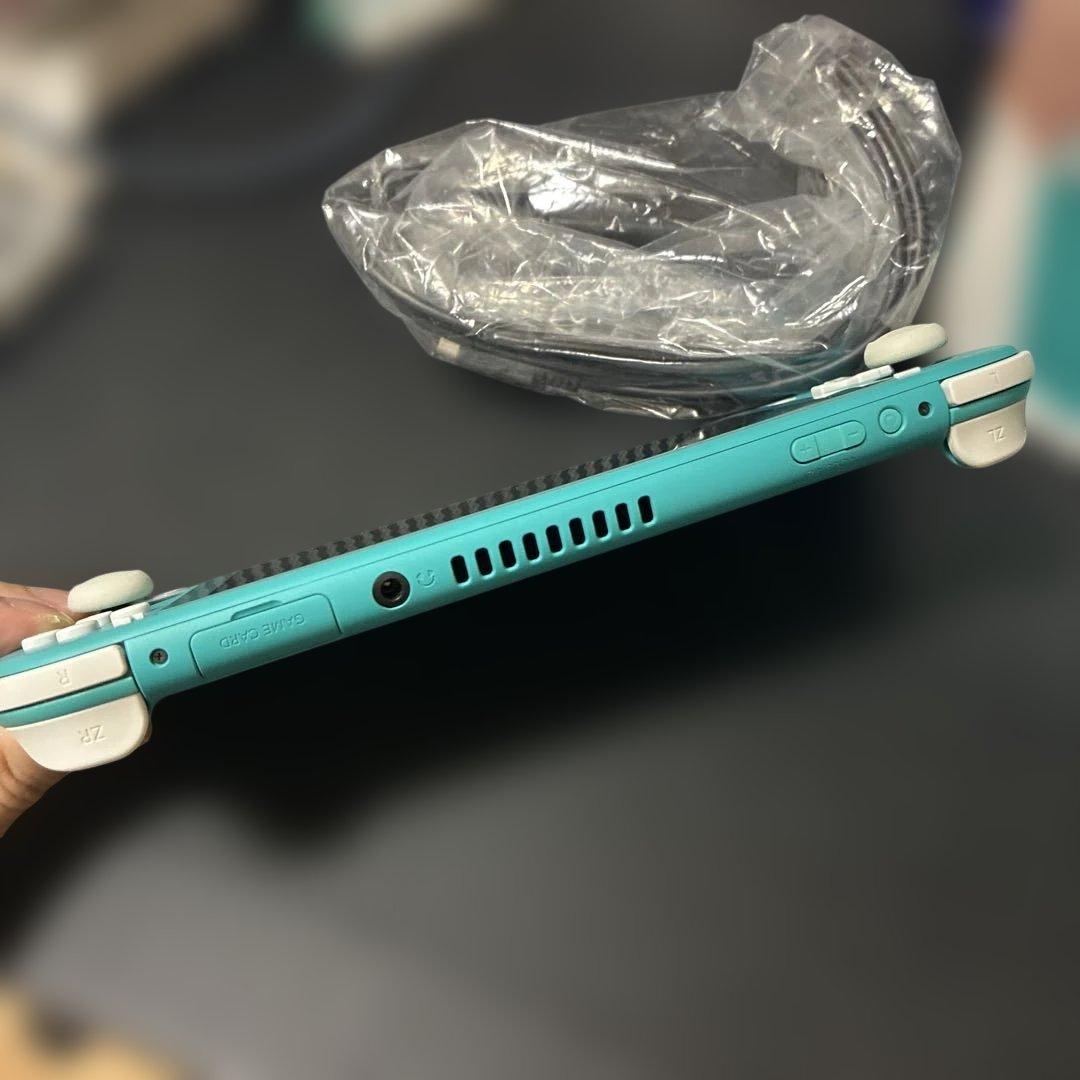 Nintendo Switch Lite ターコイズ　本体・充電器