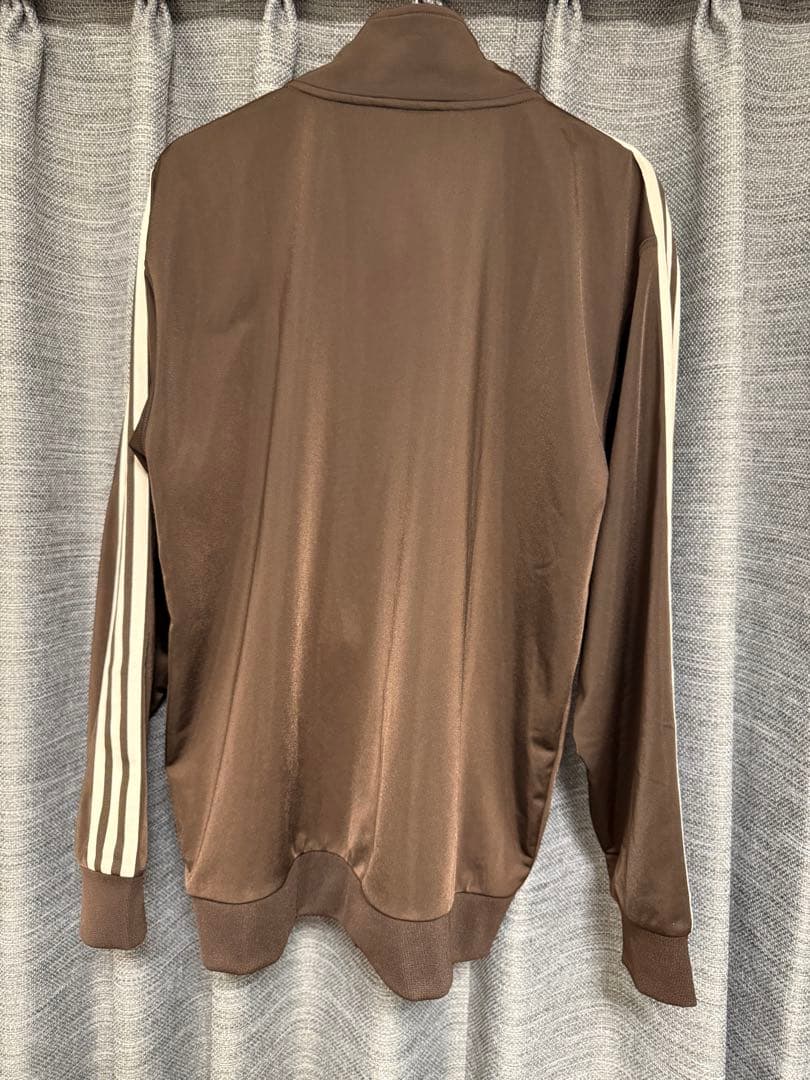 adidas トラックジャケット ジェンダーニュートラル ダークブラウン J/S