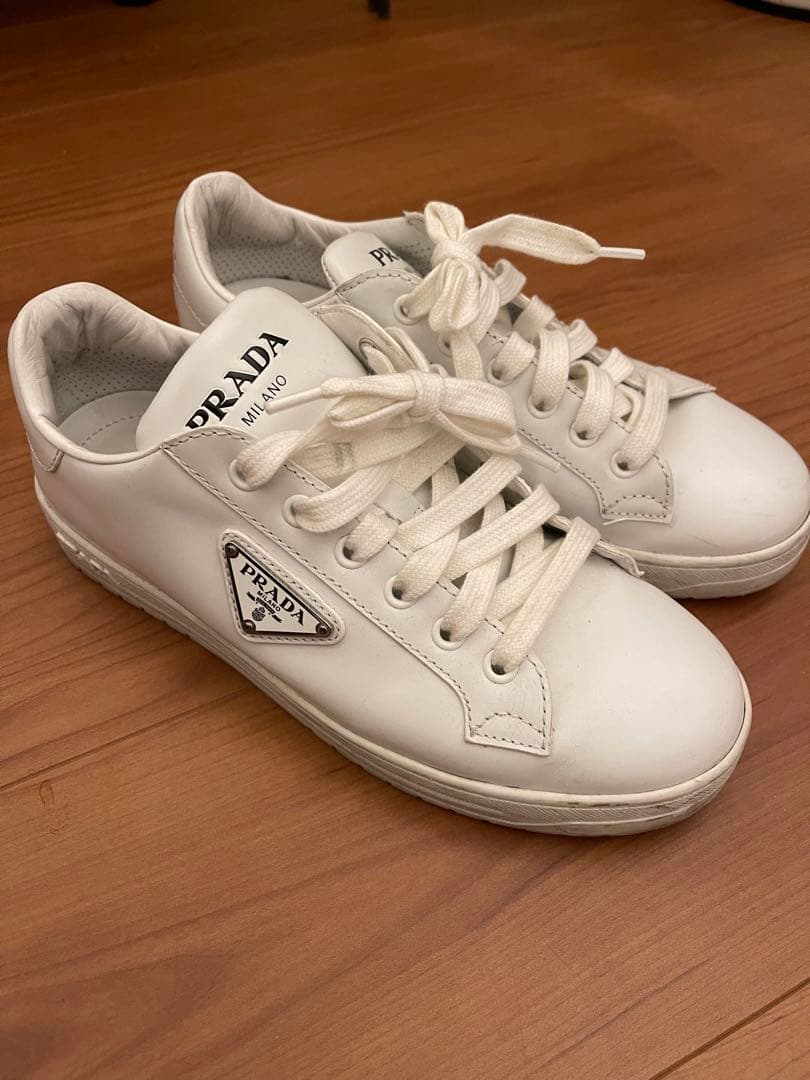 R2 使用回数10回程 PRADA ホワイトレザー スニーカー