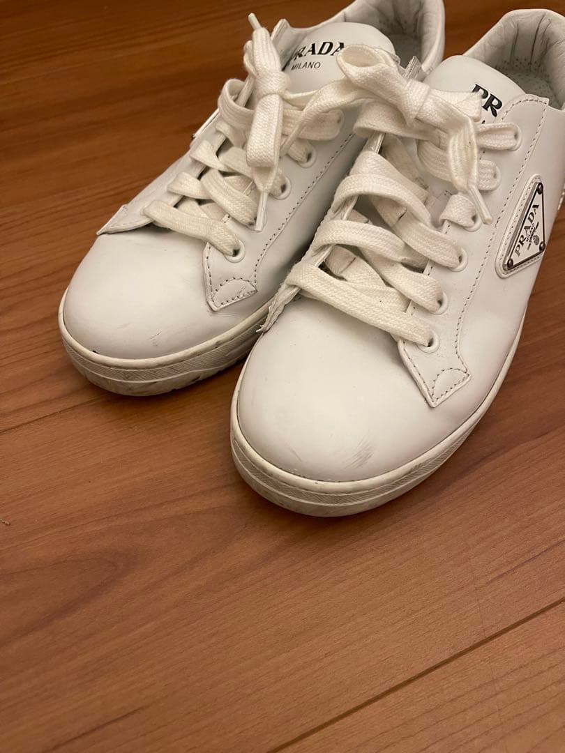 R2 使用回数10回程 PRADA ホワイトレザー スニーカー