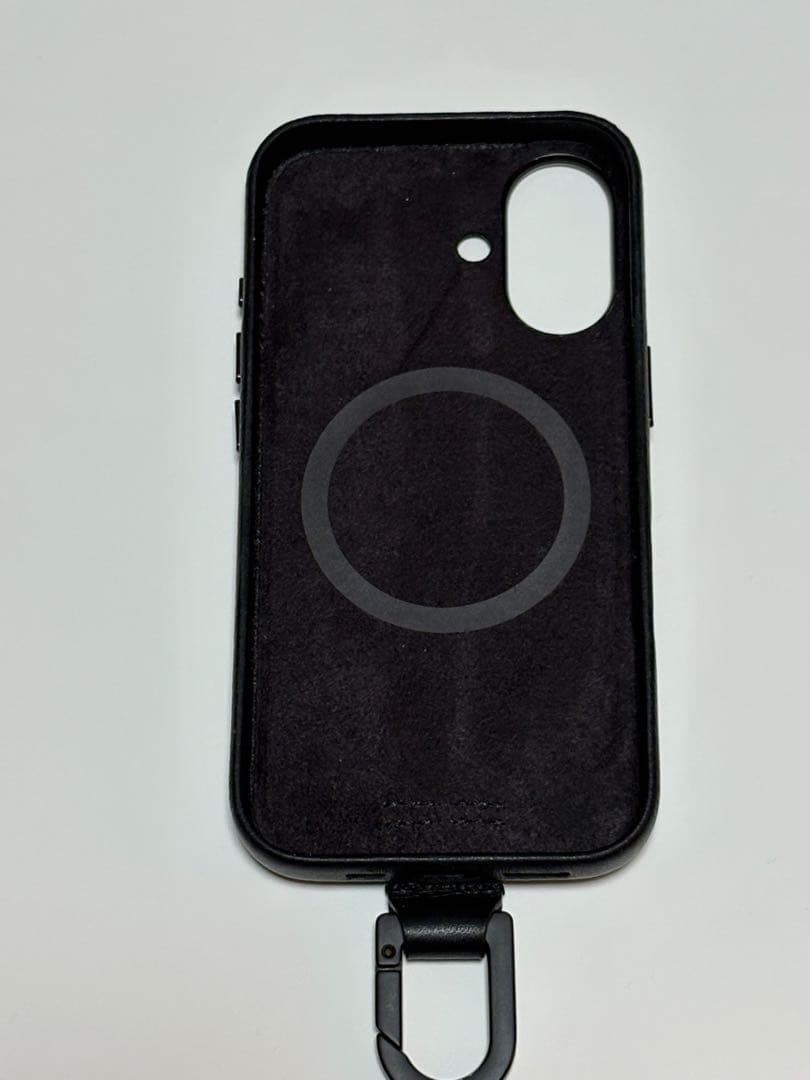 さ*る様 objects.io iPhone16ブラックレザー