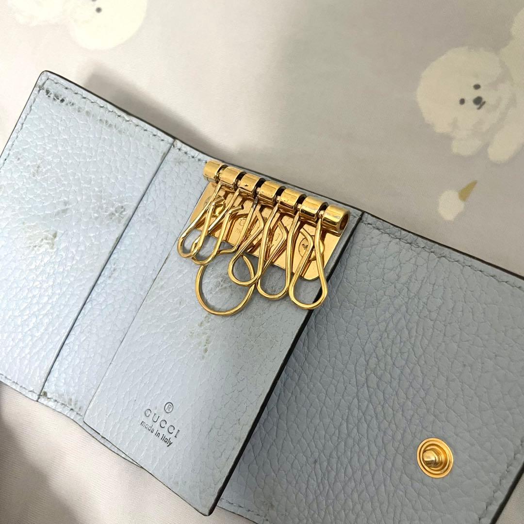 GUCCI GGマーモント レザー 6連キーケース ライトブルー