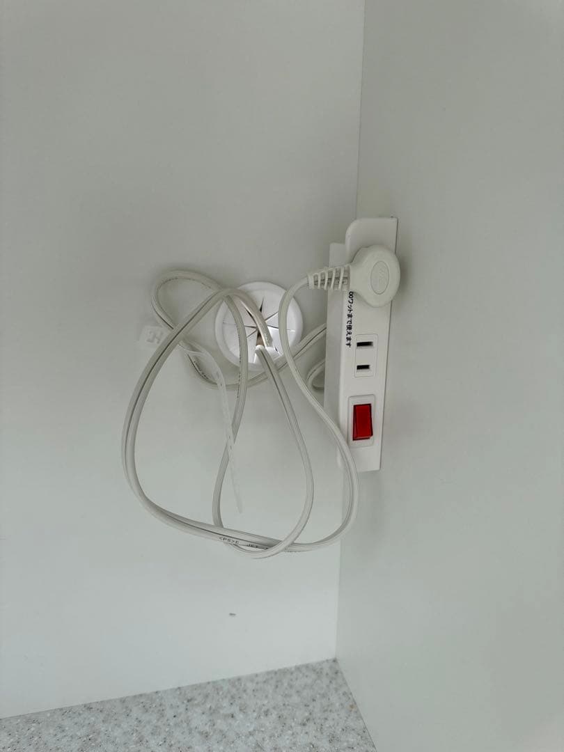 超美品 ニトリ食器棚アルミナ2／早い者勝ち！