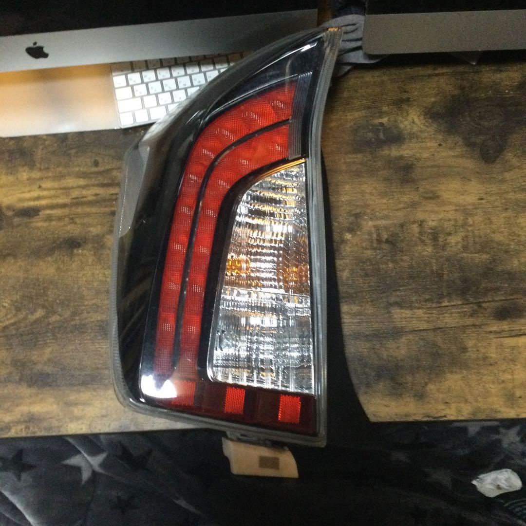 ひろ　トヨタ30プリウス G's 30系 純正テールランプ左右　美品