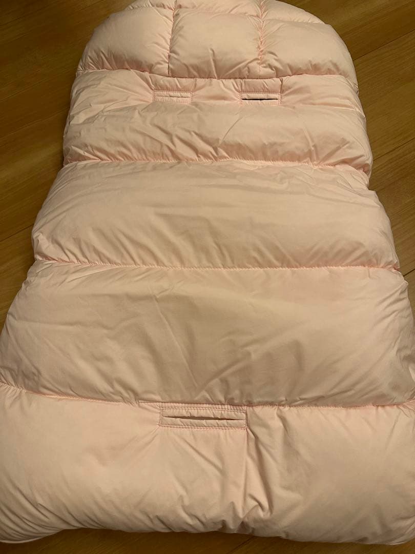 【miiさん専用ページ】【新品未使用】MONCLERピンクダウンおくるみ
