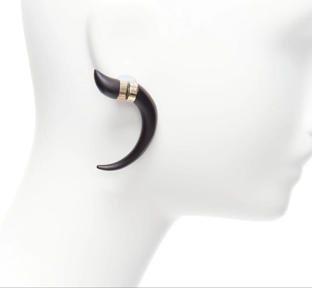 GIVENCHYジバンシィ バイ リカルド ティッシ　マグネットイヤリング