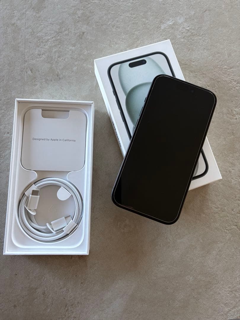 【美品】iPhone15 128GB SIMフリー　ブラック