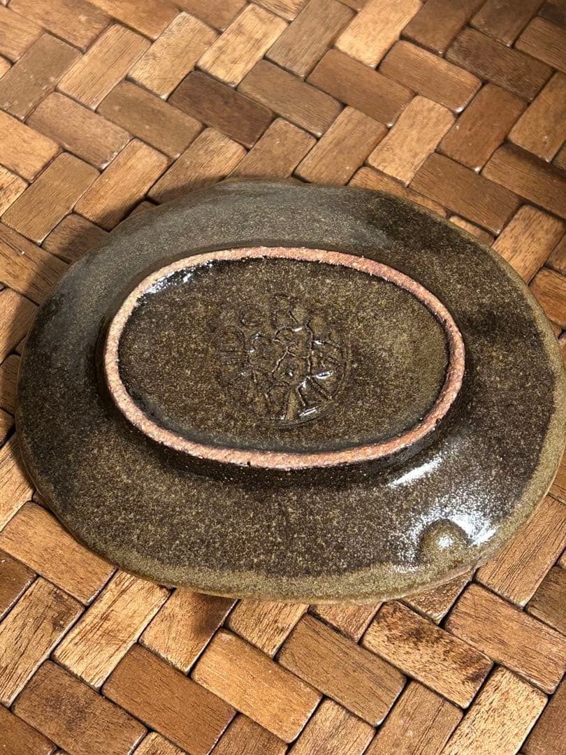 もかとなります　矢板緑　カバ　お皿