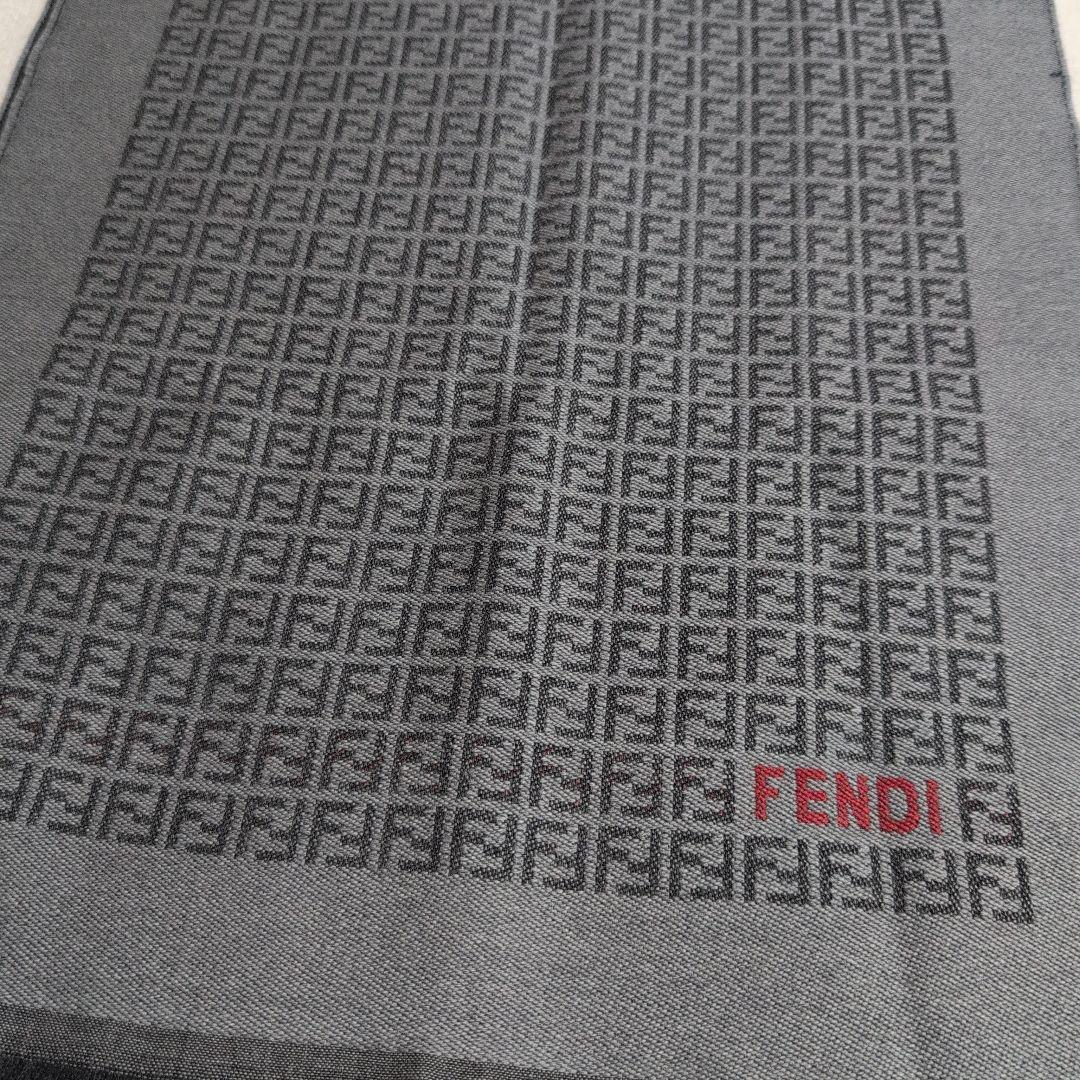 FENDI　マフラー