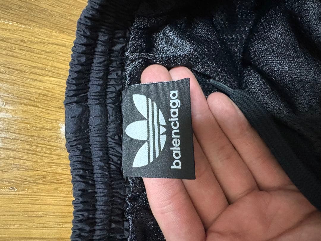 balenciaga ストライプ トラックパンツ 黒