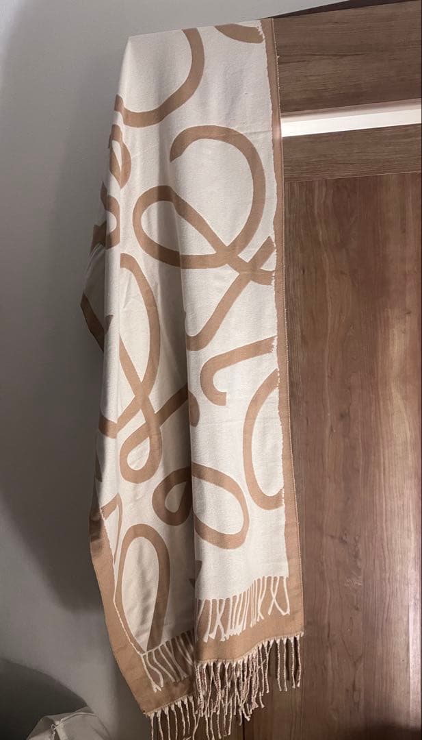 マフラー　アナグラム　ストール　キャメル　ホワイト　カシミヤ　ウール　ロゴ