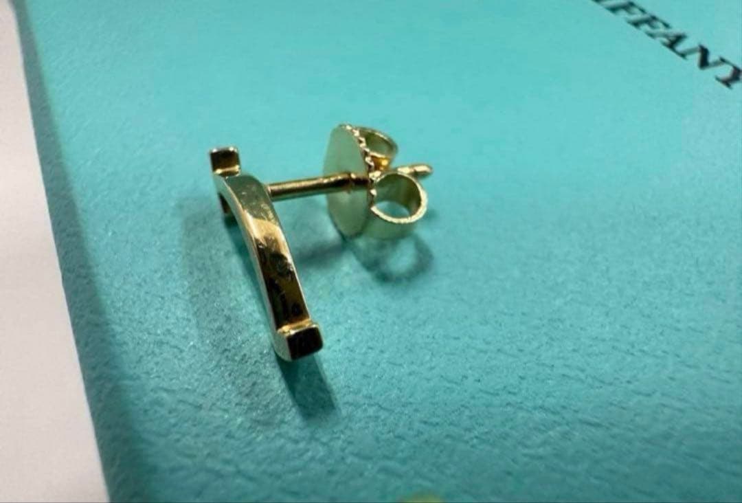 Tiffany & Co. K18YG スマイルピアス