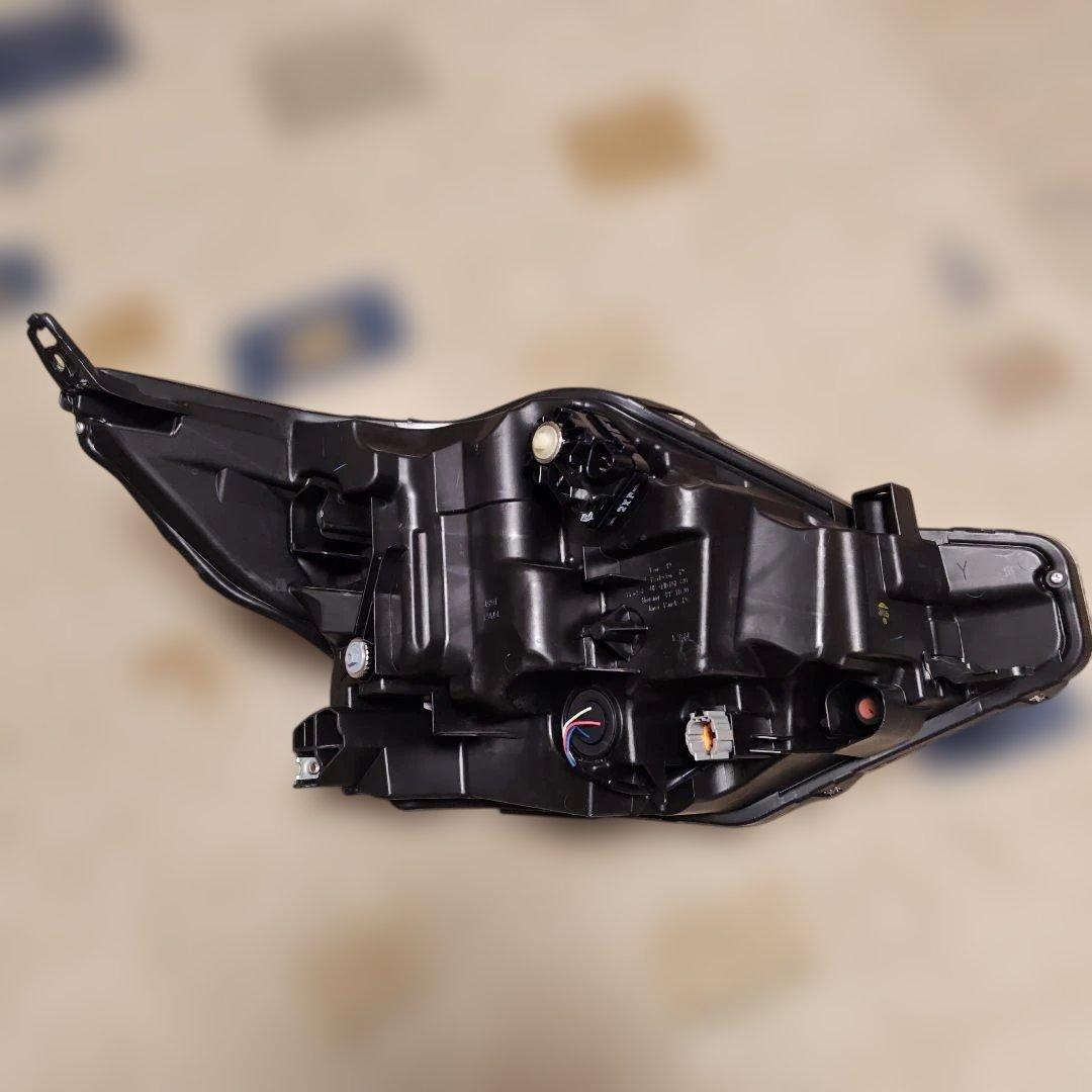 日産ルークス　ヘットライト•左