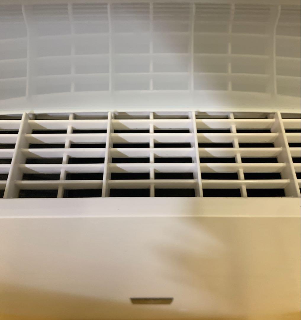 ハル【美品】シャープ 除湿機 衣類乾燥 プラズマクラスター　CV-J71