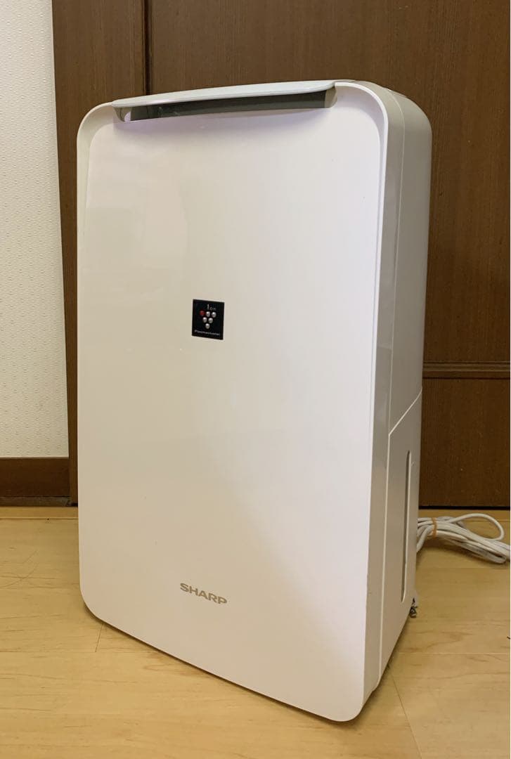 ハル【美品】シャープ 除湿機 衣類乾燥 プラズマクラスター　CV-J71