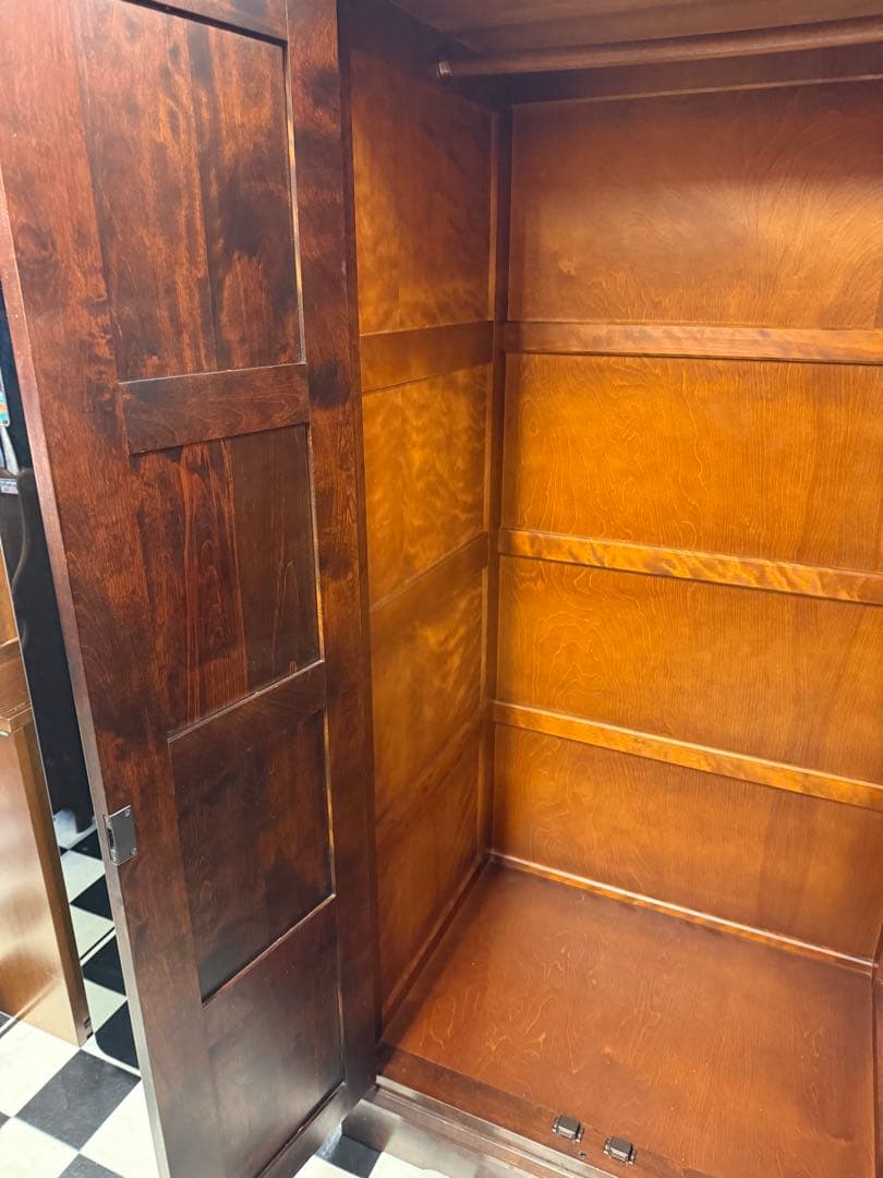 送料込み‼️ 北海道民芸家具 ワードローブ 洋服ダンス 樺材 キャビネット