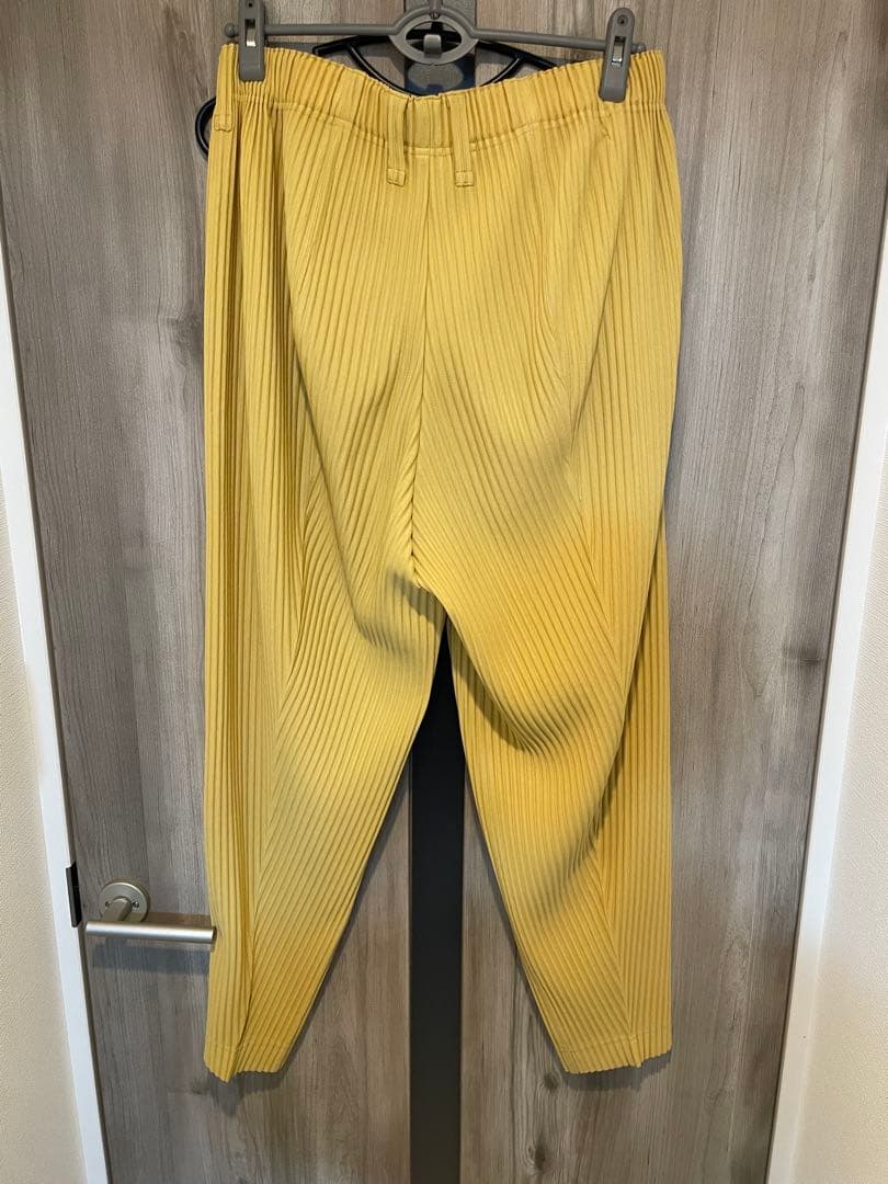 プリーツパンツ　センタープレス　オムプリッセイッセイミヤケ　イエロー　サイズ3