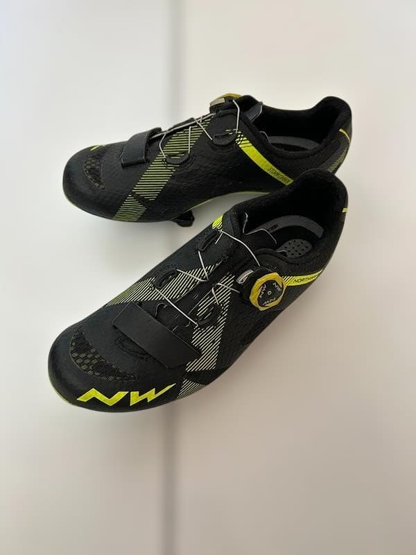 Northwave 自転車用シューズ ブラック/イエロー