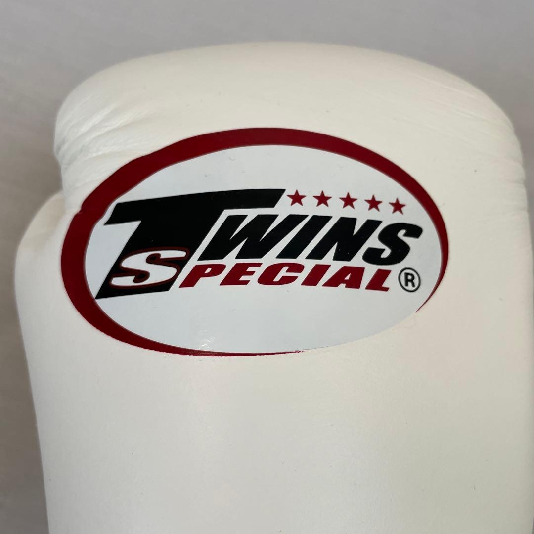TWINS SPECIAL ボクシンググローブ ホワイト　8OZ バンテージ付き
