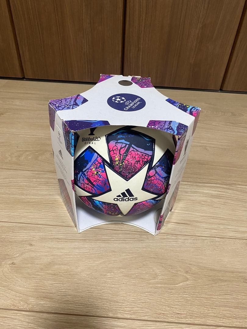 サッカーボール　チャンピオンズリーグ　公式球 5号球　フィナーレ
