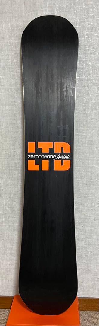 011 zerooneone Artistic リミテッド スノーボード
