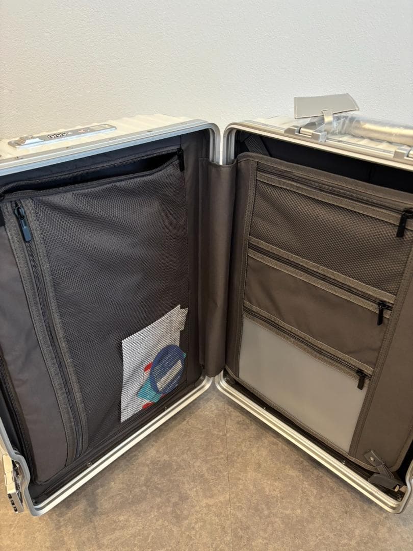 リベティ多機能キャリーケース【エナメルホワイトSサイズ】