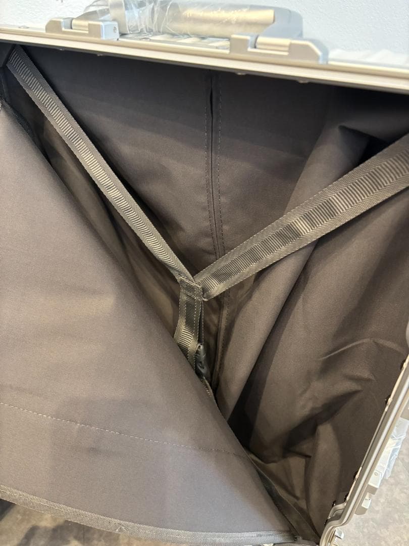 リベティ多機能キャリーケース【エナメルホワイトSサイズ】