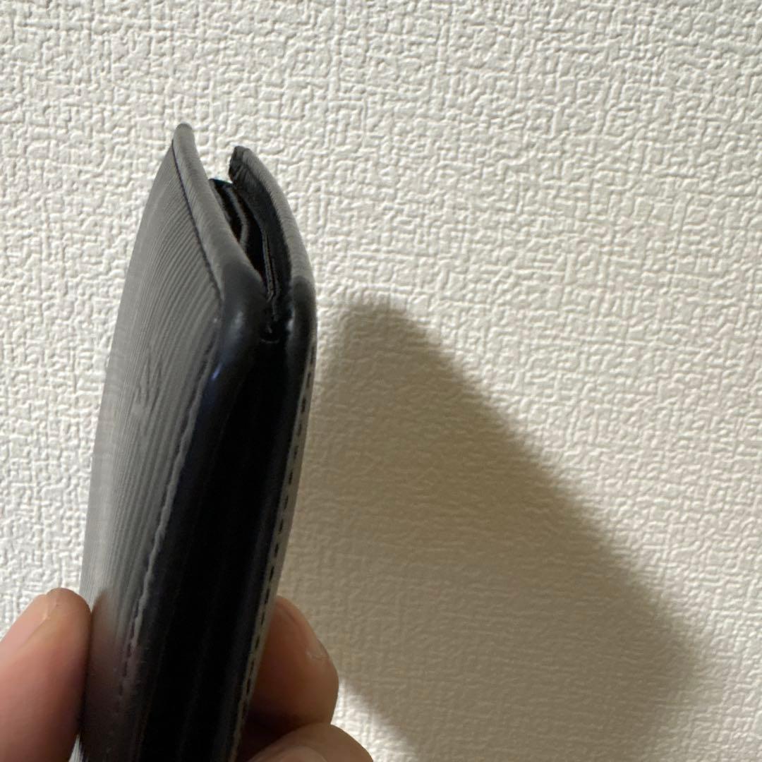 ルイヴィトン エピ ポルトフォイユ・マルコ 二つ折り財布