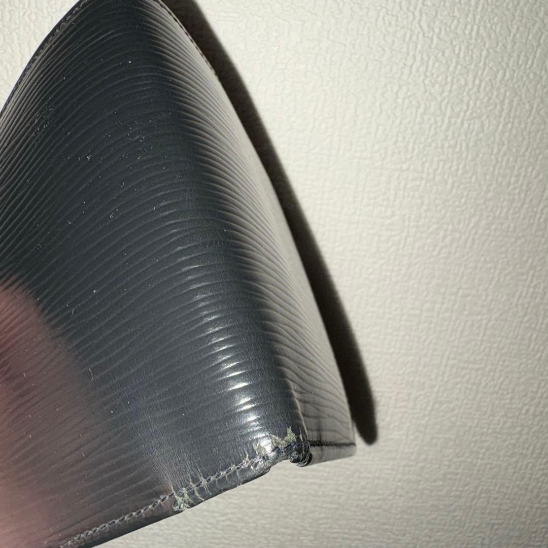 ルイヴィトン エピ ポルトフォイユ・マルコ 二つ折り財布