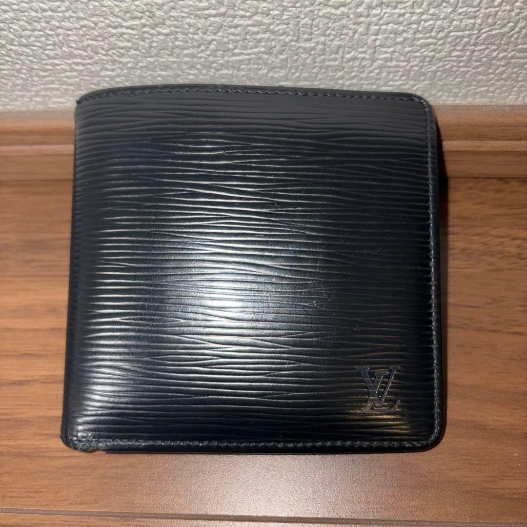 ルイヴィトン エピ ポルトフォイユ・マルコ 二つ折り財布