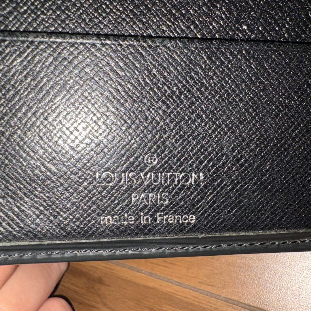 ルイヴィトン エピ ポルトフォイユ・マルコ 二つ折り財布