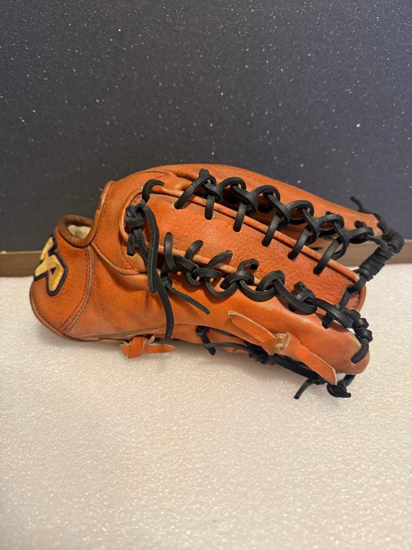 ★即戦力★ ハタケヤマ 一般硬式用 外野手 人気 良型 直刺繍 小指2本