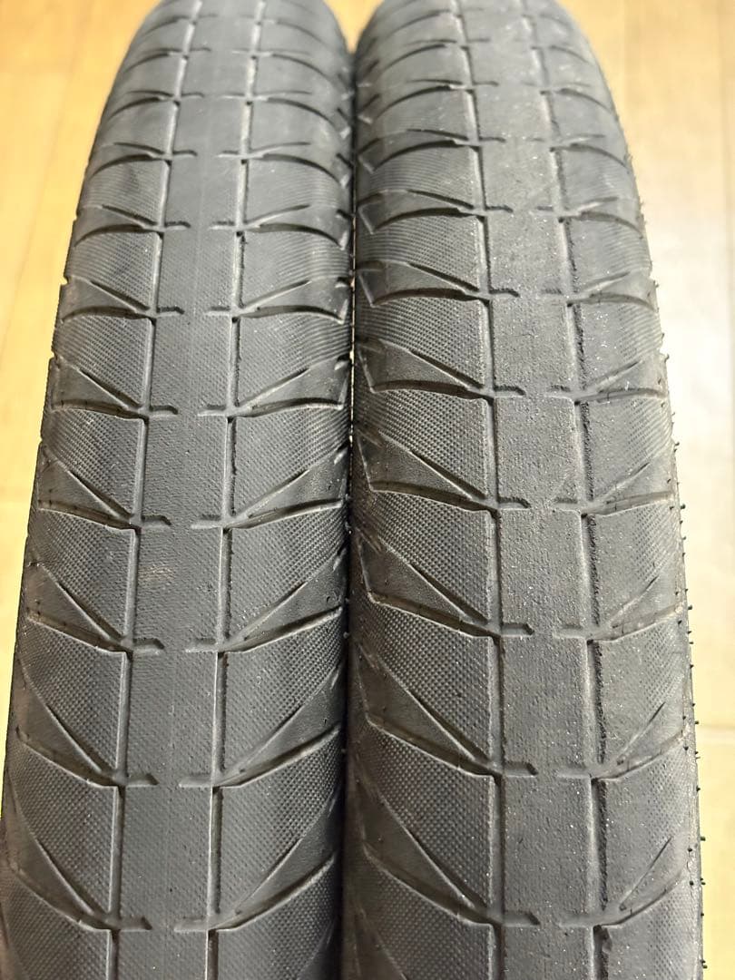 ECLAT CREATURE 20×2.40 BMXタイヤセット